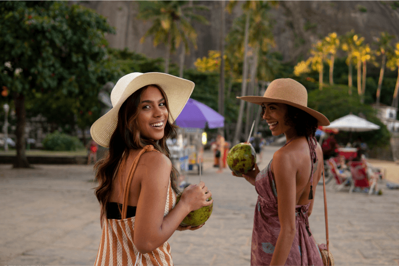 Free Photo | Medium shot women wearing vacation outfits